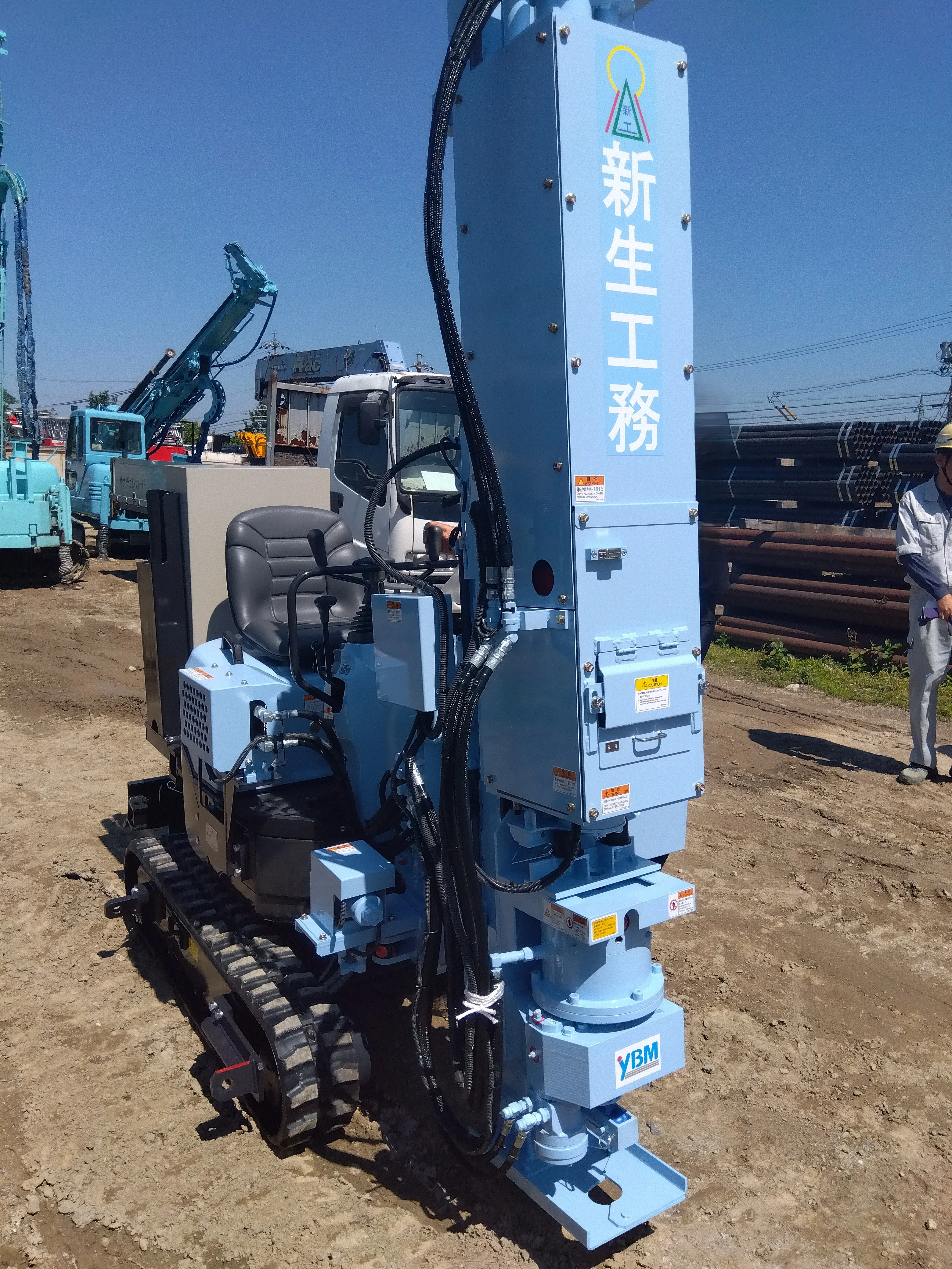 ラムサウンディングによる地盤調査の作業風景